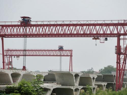 關(guān)于龍門吊的主要特征 河北唐山龍門吊廠家