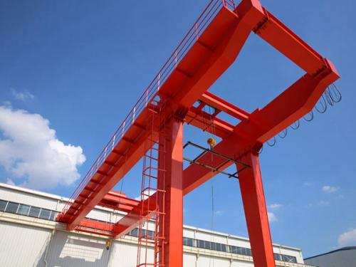 外懸的龍門吊作業(yè)靈活性增強(qiáng) 地上跑的龍門吊生產(chǎn)廠家